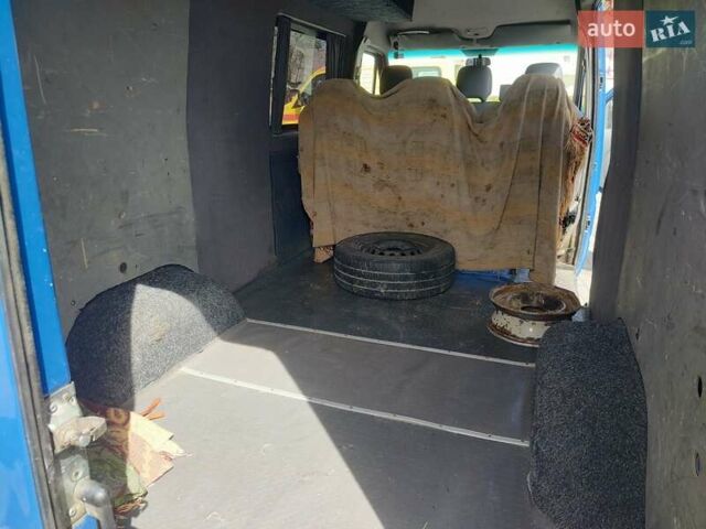 Синий Мерседес Sprinter, объемом двигателя 2.69 л и пробегом 477 тыс. км за 9200 $, фото 6 на Automoto.ua
