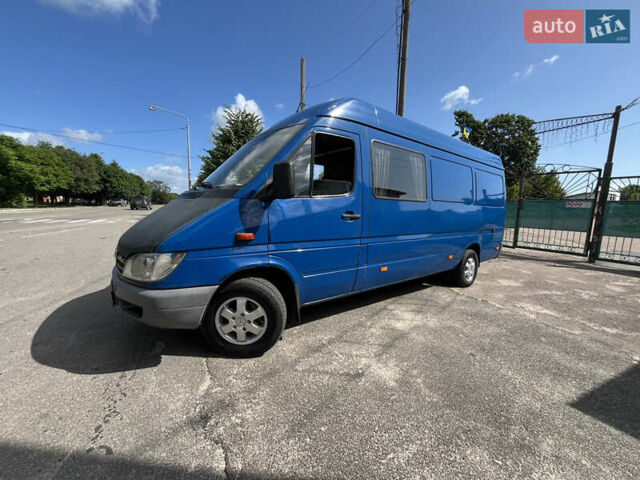Синий Мерседес Sprinter, объемом двигателя 2.69 л и пробегом 450 тыс. км за 7777 $, фото 4 на Automoto.ua