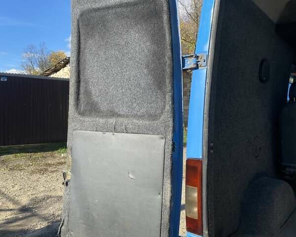 Синій Мерседес Sprinter, об'ємом двигуна 2.15 л та пробігом 244 тис. км за 8888 $, фото 33 на Automoto.ua