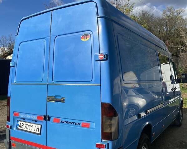 Синій Мерседес Sprinter, об'ємом двигуна 2.15 л та пробігом 244 тис. км за 8888 $, фото 5 на Automoto.ua