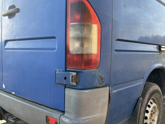 Мерседес Sprinter 2004 в Львове на Automoto.ua Синий Мерседес Sprinter, объемом двигателя 2.1 л и пробегом 447 тыс. км за 4500 $, фото 14 на Automoto.ua