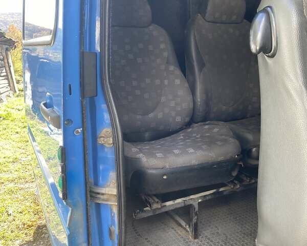 Синій Мерседес Sprinter, об'ємом двигуна 2.15 л та пробігом 244 тис. км за 8888 $, фото 27 на Automoto.ua
