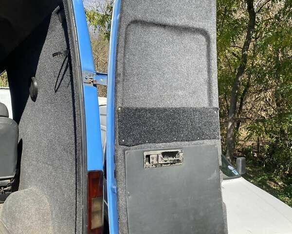 Синій Мерседес Sprinter, об'ємом двигуна 2.15 л та пробігом 244 тис. км за 8888 $, фото 32 на Automoto.ua