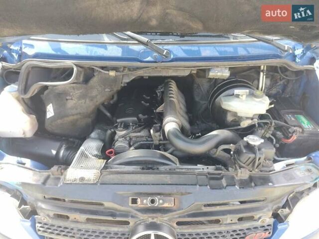 Синий Мерседес Sprinter, объемом двигателя 2.69 л и пробегом 477 тыс. км за 9200 $, фото 8 на Automoto.ua