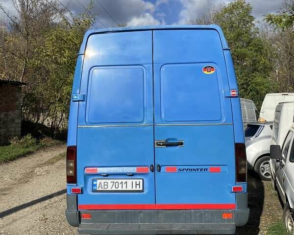 Синій Мерседес Sprinter, об'ємом двигуна 2.15 л та пробігом 244 тис. км за 8888 $, фото 7 на Automoto.ua
