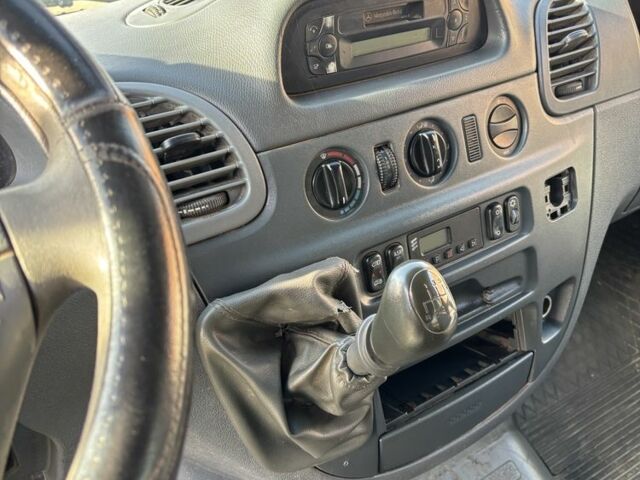 Мерседес Sprinter 2004 в Львове на Automoto.ua Синий Мерседес Sprinter, объемом двигателя 2.1 л и пробегом 447 тыс. км за 4500 $, фото 19 на Automoto.ua