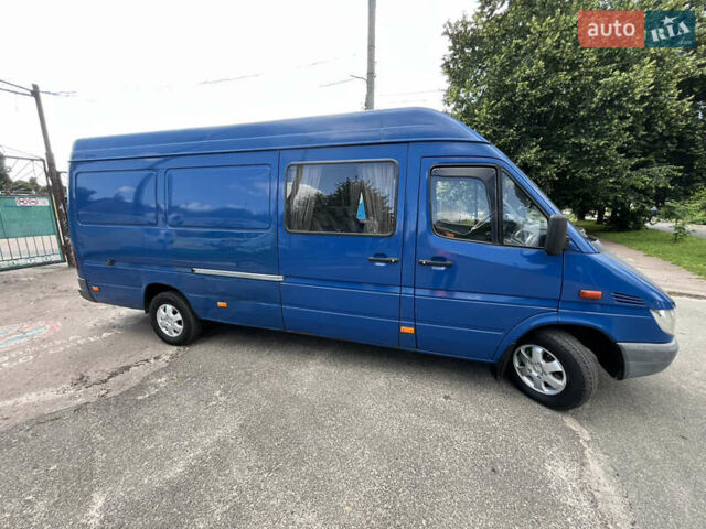 Синий Мерседес Sprinter, объемом двигателя 2.69 л и пробегом 450 тыс. км за 7777 $, фото 9 на Automoto.ua
