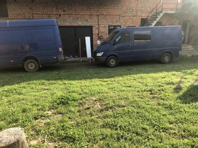 Синій Мерседес Sprinter, об'ємом двигуна 2.1 л та пробігом 1 тис. км за 8000 $, фото 2 на Automoto.ua