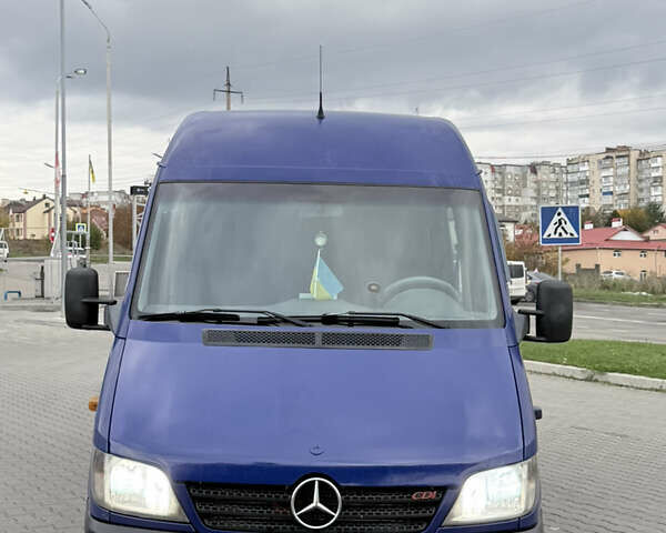 Синий Мерседес Sprinter, объемом двигателя 2.2 л и пробегом 811 тыс. км за 7999 $, фото 4 на Automoto.ua