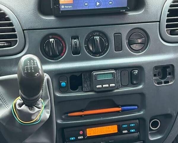 Синій Мерседес Sprinter, об'ємом двигуна 2.1 л та пробігом 810 тис. км за 7500 $, фото 12 на Automoto.ua
