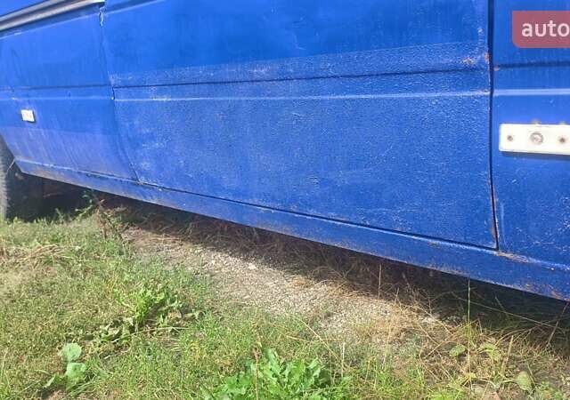 Синий Мерседес Sprinter, объемом двигателя 2.15 л и пробегом 802 тыс. км за 7800 $, фото 6 на Automoto.ua