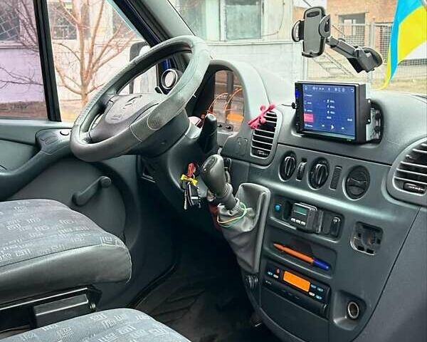 Синій Мерседес Sprinter, об'ємом двигуна 2.1 л та пробігом 810 тис. км за 7500 $, фото 6 на Automoto.ua