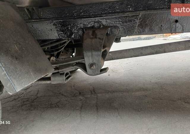 Синий Мерседес Sprinter, объемом двигателя 2.2 л и пробегом 480 тыс. км за 12500 $, фото 10 на Automoto.ua