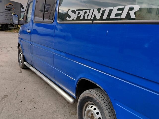 Синій Мерседес Sprinter, об'ємом двигуна 2.7 л та пробігом 410 тис. км за 7000 $, фото 2 на Automoto.ua
