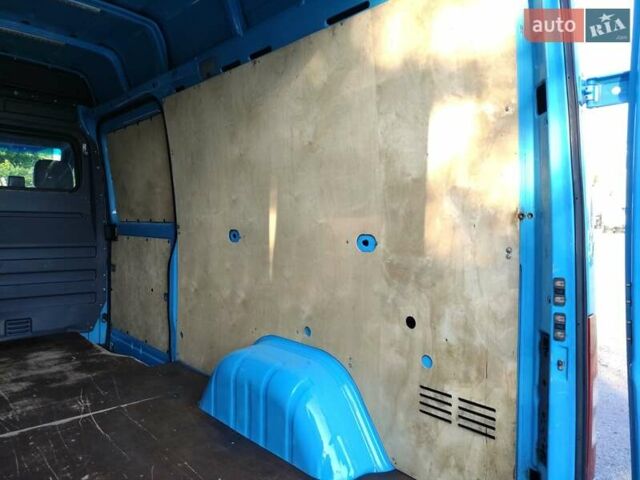 Синий Мерседес Sprinter, объемом двигателя 0 л и пробегом 227 тыс. км за 18700 $, фото 28 на Automoto.ua