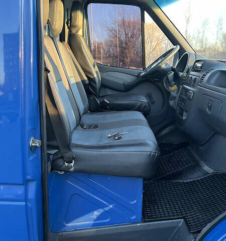 Синій Мерседес Sprinter, об'ємом двигуна 2.15 л та пробігом 430 тис. км за 13000 $, фото 20 на Automoto.ua