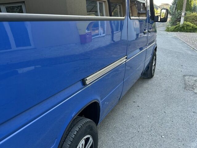 Синий Мерседес Sprinter, объемом двигателя 2.7 л и пробегом 586 тыс. км за 8000 $, фото 4 на Automoto.ua