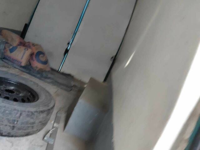 Синий Мерседес Sprinter, объемом двигателя 2.1 л и пробегом 200 тыс. км за 6500 $, фото 14 на Automoto.ua