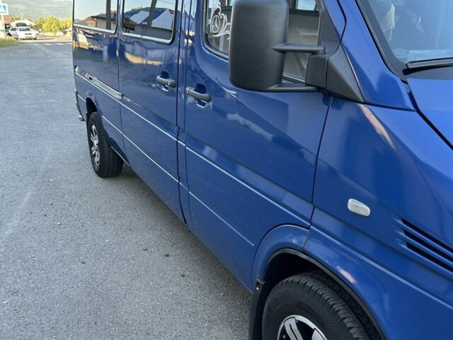 Синий Мерседес Sprinter, объемом двигателя 2.7 л и пробегом 586 тыс. км за 8000 $, фото 1 на Automoto.ua