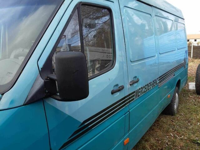 Синий Мерседес Sprinter, объемом двигателя 2.1 л и пробегом 200 тыс. км за 6500 $, фото 3 на Automoto.ua