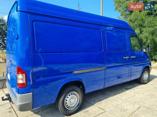 Синий Мерседес Sprinter, объемом двигателя 2.7 л и пробегом 290 тыс. км за 14000 $, фото 3 на Automoto.ua