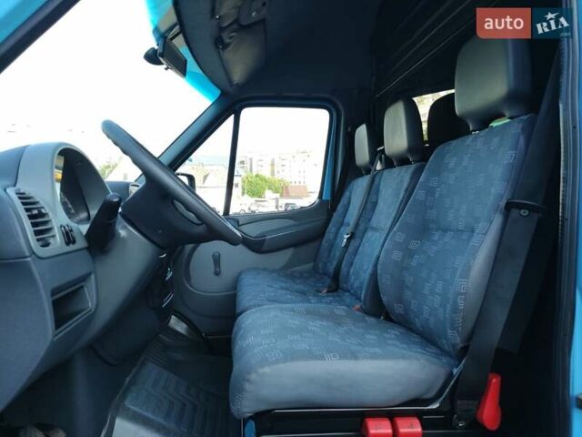 Синий Мерседес Sprinter, объемом двигателя 0 л и пробегом 227 тыс. км за 18700 $, фото 12 на Automoto.ua