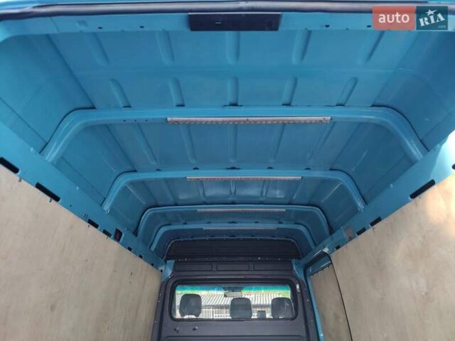 Синий Мерседес Sprinter, объемом двигателя 0 л и пробегом 227 тыс. км за 18700 $, фото 26 на Automoto.ua