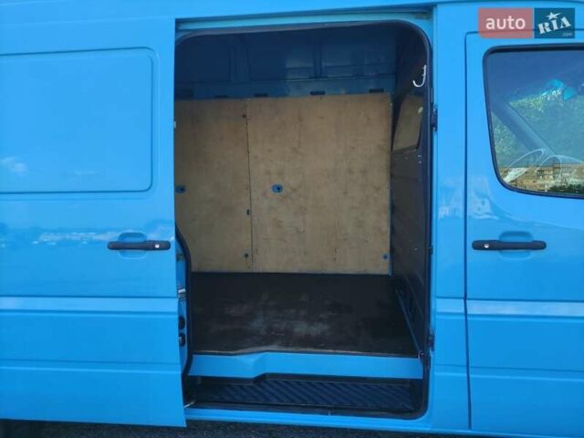 Синий Мерседес Sprinter, объемом двигателя 0 л и пробегом 227 тыс. км за 18700 $, фото 20 на Automoto.ua