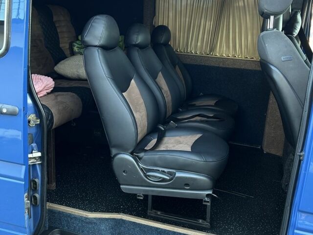 Синий Мерседес Sprinter, объемом двигателя 2.7 л и пробегом 586 тыс. км за 8000 $, фото 5 на Automoto.ua