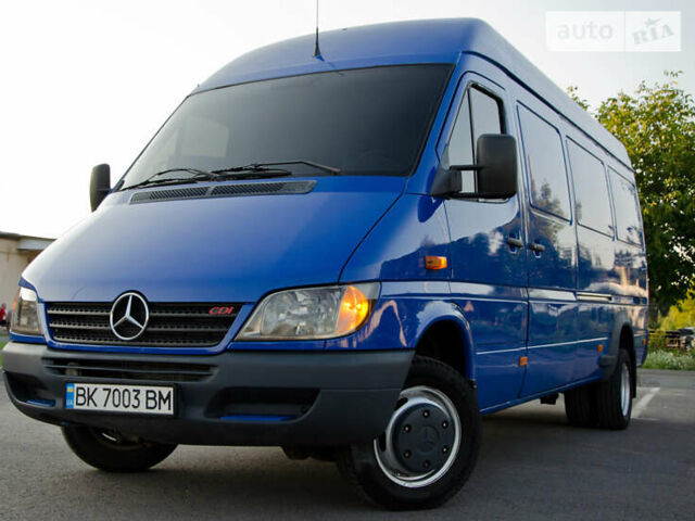 Синий Мерседес Sprinter, объемом двигателя 2.2 л и пробегом 300 тыс. км за 12800 $, фото 9 на Automoto.ua