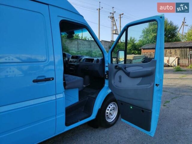 Синий Мерседес Sprinter, объемом двигателя 0 л и пробегом 227 тыс. км за 18700 $, фото 16 на Automoto.ua