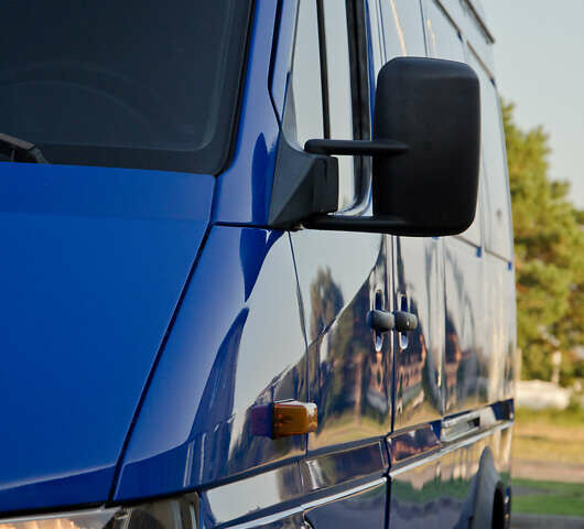 Синий Мерседес Sprinter, объемом двигателя 2.2 л и пробегом 300 тыс. км за 12800 $, фото 11 на Automoto.ua