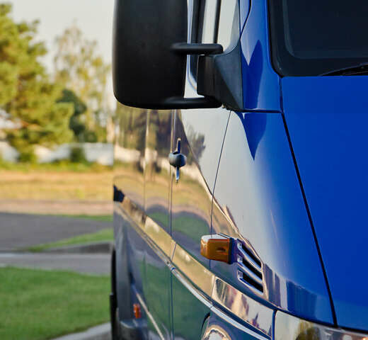 Синий Мерседес Sprinter, объемом двигателя 2.2 л и пробегом 300 тыс. км за 12800 $, фото 12 на Automoto.ua