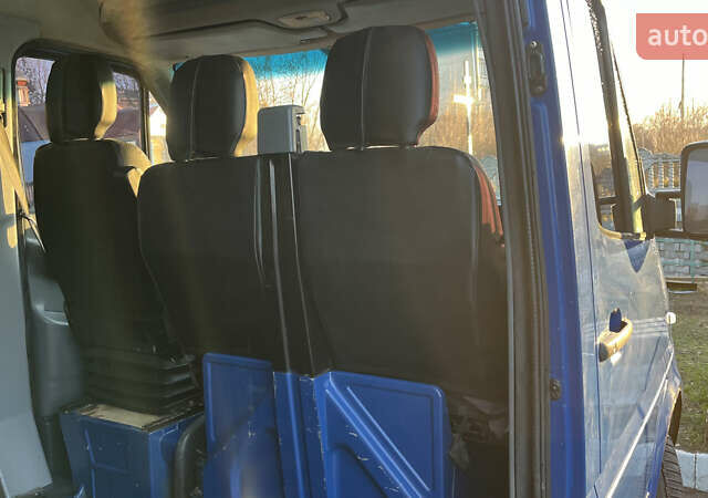 Синій Мерседес Sprinter, об'ємом двигуна 2.15 л та пробігом 430 тис. км за 13000 $, фото 13 на Automoto.ua