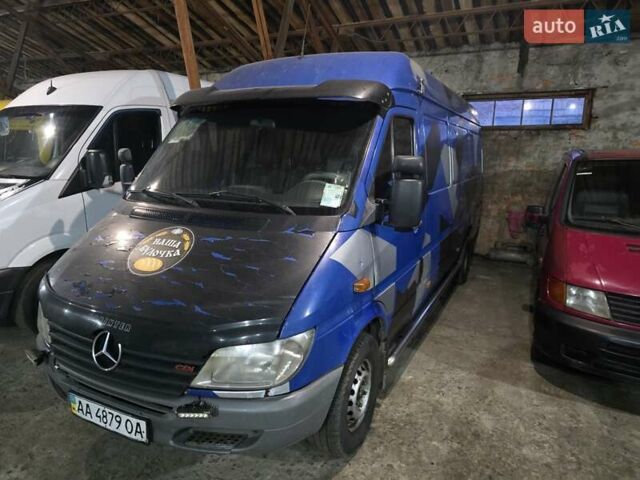 Синий Мерседес Sprinter, объемом двигателя 2.15 л и пробегом 350 тыс. км за 8500 $, фото 9 на Automoto.ua