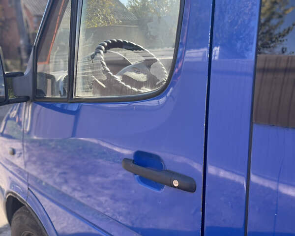 Синій Мерседес Sprinter, об'ємом двигуна 2.15 л та пробігом 805 тис. км за 6000 $, фото 8 на Automoto.ua