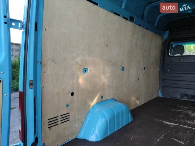 Синий Мерседес Sprinter, объемом двигателя 0 л и пробегом 227 тыс. км за 18700 $, фото 27 на Automoto.ua