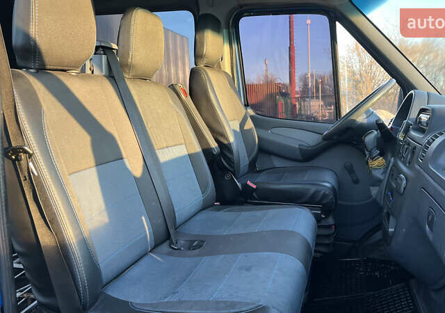 Синій Мерседес Sprinter, об'ємом двигуна 2.15 л та пробігом 430 тис. км за 13000 $, фото 17 на Automoto.ua