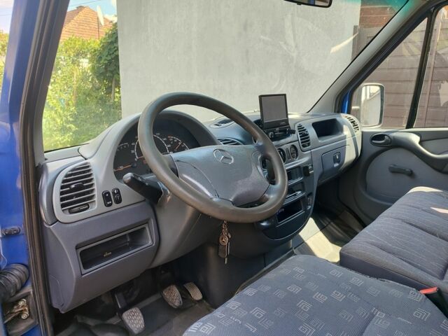 Синий Мерседес Sprinter, объемом двигателя 0 л и пробегом 375 тыс. км за 5000 $, фото 5 на Automoto.ua