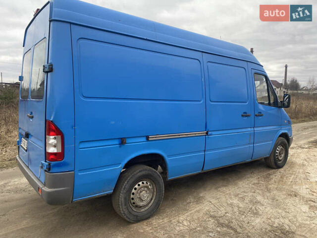 Синий Мерседес Sprinter, объемом двигателя 2.2 л и пробегом 670 тыс. км за 6300 $, фото 1 на Automoto.ua