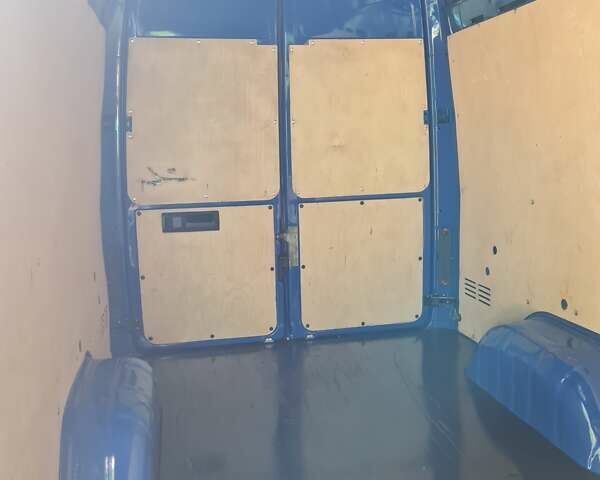 Синий Мерседес Sprinter, объемом двигателя 2.7 л и пробегом 290 тыс. км за 14000 $, фото 14 на Automoto.ua