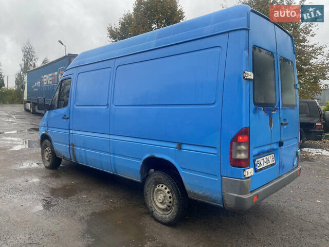 Синій Мерседес Sprinter, об'ємом двигуна 2.2 л та пробігом 670 тис. км за 5500 $, фото 4 на Automoto.ua