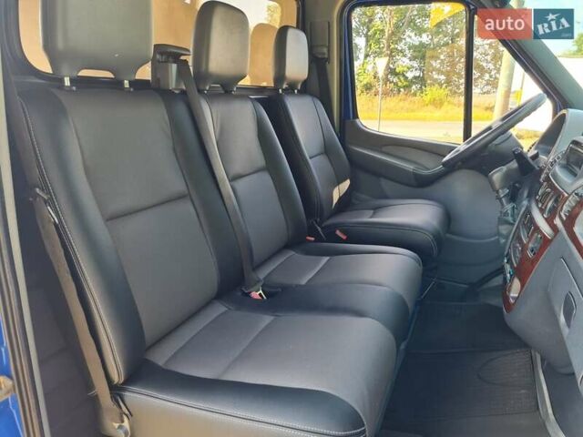 Синий Мерседес Sprinter, объемом двигателя 2.7 л и пробегом 290 тыс. км за 14000 $, фото 8 на Automoto.ua