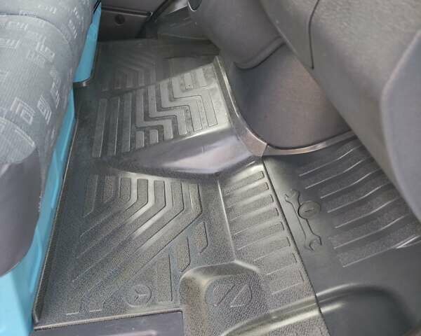 Синий Мерседес Sprinter, объемом двигателя 0 л и пробегом 227 тыс. км за 18700 $, фото 19 на Automoto.ua
