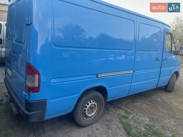 Синий Мерседес Sprinter, объемом двигателя 0 л и пробегом 311 тыс. км за 9500 $, фото 1 на Automoto.ua