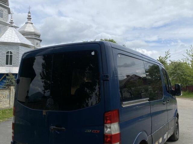 Синий Мерседес Sprinter, объемом двигателя 2.1 л и пробегом 457 тыс. км за 6400 $, фото 2 на Automoto.ua