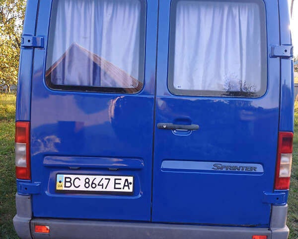 Синий Мерседес Sprinter, объемом двигателя 2.15 л и пробегом 330 тыс. км за 10000 $, фото 6 на Automoto.ua