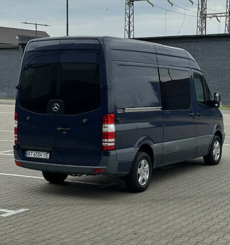 Синий Мерседес Sprinter, объемом двигателя 2.15 л и пробегом 200 тыс. км за 13200 $, фото 3 на Automoto.ua