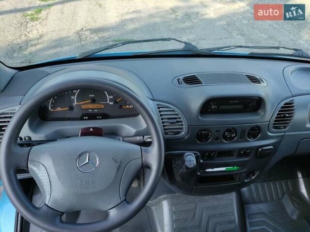 Синий Мерседес Sprinter, объемом двигателя 0 л и пробегом 228 тыс. км за 18500 $, фото 21 на Automoto.ua