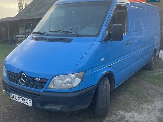 Синий Мерседес Sprinter, объемом двигателя 0 л и пробегом 311 тыс. км за 9500 $, фото 6 на Automoto.ua
